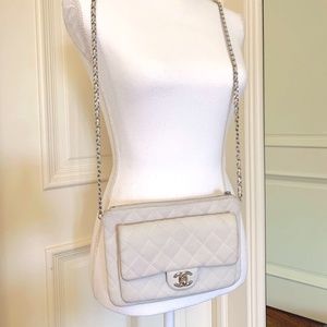 Chanel Classic Quilted Crossbody w Zipper